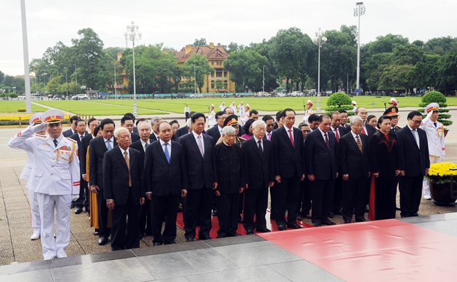 Đoàn đại biểu Ban Chấp hành Trung ương Đảng, Chủ tịch nước, Chính phủ, Quốc hội, Ủy ban Trung ương Mặt trận Tổ quốc Việt Nam đã đến đặt vòng hoa và vào Lăng viếng Chủ tịch Hồ Chí Minh.