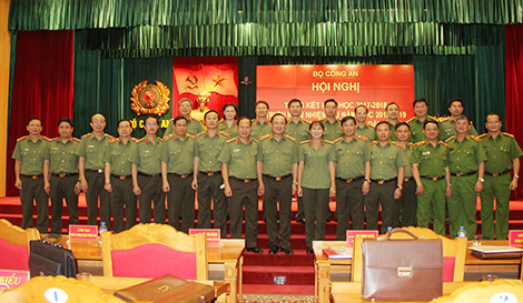 Thứ trưởng Nguyễn Văn Thành và các đại biểu dự Hội nghị