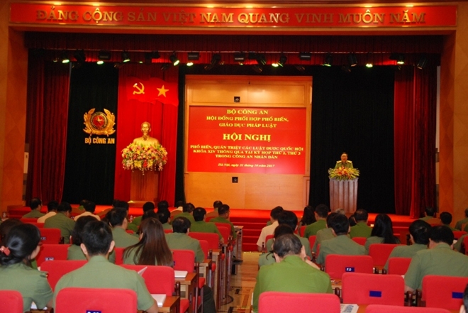 Một hội nghị phổ biến, quán triệt những nội dung cơ bản của các đạo luật được Quốc hội Khóa XIV thông qua của Bộ Công an.