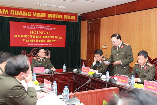 Thiếu tướng Nguyễn Quang Chữ dự và chỉ đạo hội nghị