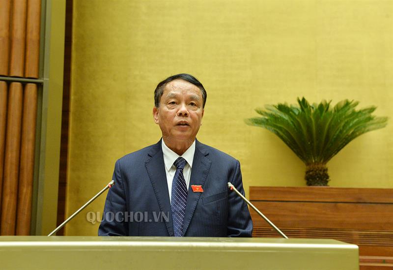 Chủ nhiệm Ủy ban Quốc phòng và An ninh Võ Trọng Việt trình bày báo cáo.