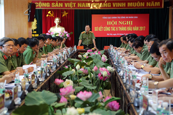 Thứ trưởng Nguyễn Văn Thành phát biểu chỉ đạo tại Hội nghị.