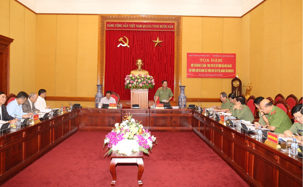 Toàn cảnh buổi tọa đàm.