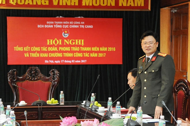 Trung tá Nguyễn Thanh Tuấn, Bí thư Đoàn Thanh niên Bộ Công an phát biểu tại Hội nghị.