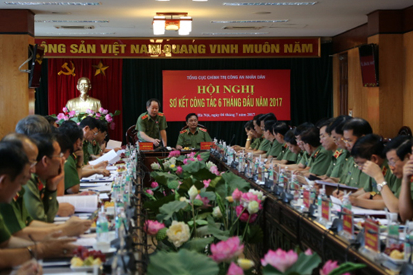 Trung tướng Nguyễn Thanh Nam, Phó Tổng cục trưởng phụ trách Tổng cục Chính trị CAND phát biểu tại Hội nghị.