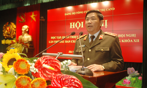 Thiếu tướng Trần Vi Dân quán triệt nội dung Nghị quyết