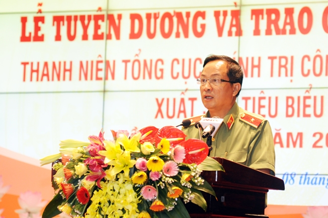 Thiếu tướng Đỗ Ngọc Cẩn phát biểu tại buổi lễ.