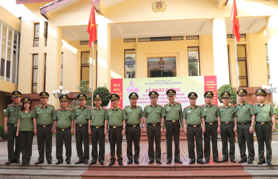 Bộ trưởng Tô Lâm cùng các đại biểu dự Lễ phát động.