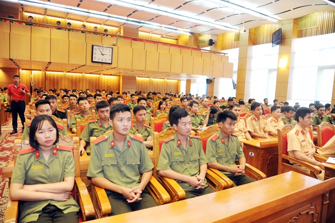 Đông đảo đoàn viên thanh niên tiêu biểu của các đơn vị trong lực lượng CAND tham dự Hội thảo.