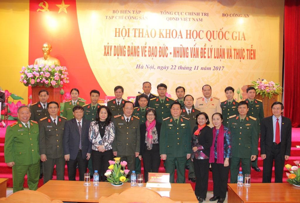 Các đại biểu dự Hội thảo