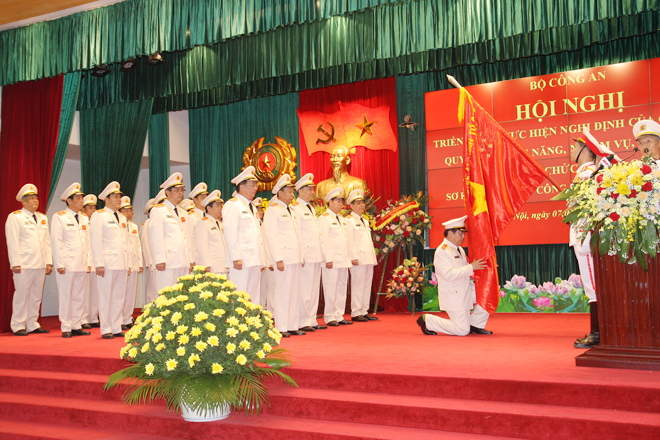 Thủ tướng Chính phủ ban hành Nghị định số 01, sắp xếp lại Bộ máy Bộ Công an. 6 Tổng cục bị xoá bỏ.