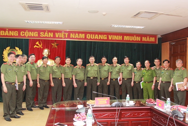 Bộ trưởng Tô Lâm với các đại biểu tại buổi làm việc