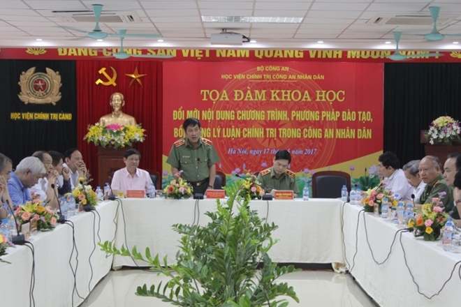 Thiếu tướng, GS.TS Trương Giang Long chủ trì buổi toạ đàm