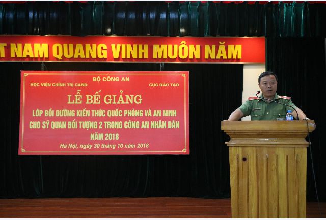 Đồng chí Thiếu tướng, PGS.TS Phan Xuân Tuy, Phó Giám đốc Học viện Chính trị Công an nhân dân phát biểu tại Lễ Bế giảng