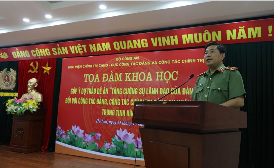 Thiếu tướng, PGS.TS Trần Vi Dân, Bí thư Đảng ủy, Giám đốc Học viện Chính trị Công an nhân dân phát biểu tại Tọa đàm
