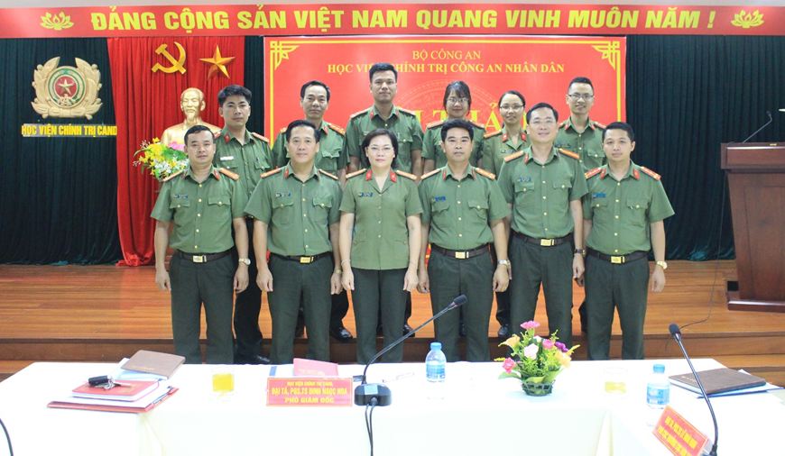 Các đại biểu tham dự Hội thảo