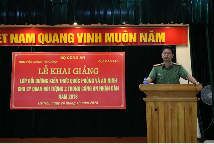 Đồng chí Đại tá, PGS.TS Lê Hoài Nam, Phó Cục trưởng Cục Đào tạo, Bộ Công an phát biểu tại Lễ Khai giảng