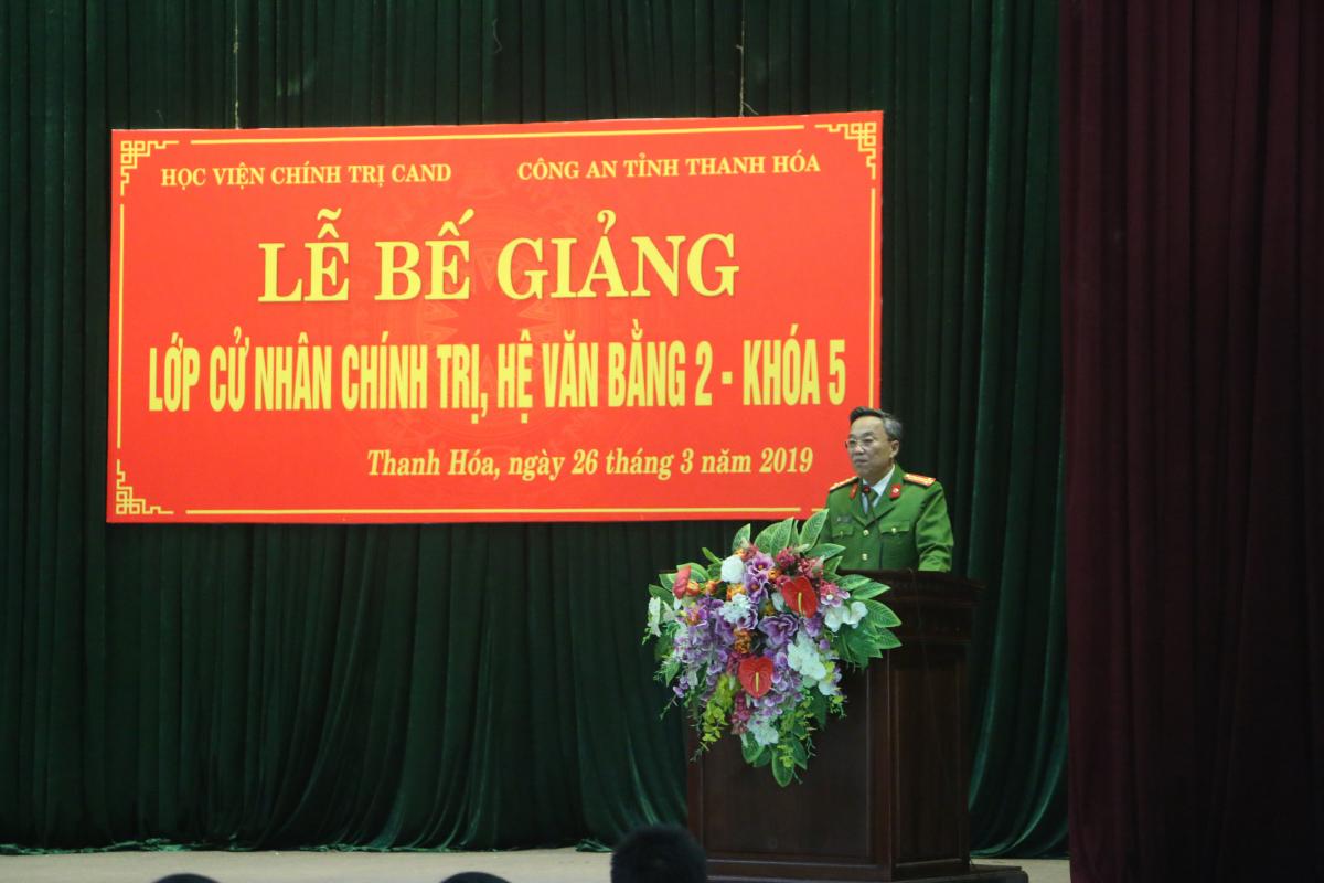 Đồng chí Đại tá Lê Văn Cửu, Phó Giám đốc Công an tỉnh Thanh Hóa phát biểu tại buổi lễ