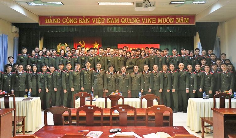 Các đại biểu tại buổi lễ